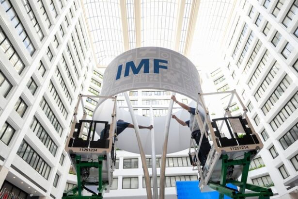 fmi inrautateste previziunile economice pentru majoritatea tarilor citand impactul taxelor vamale americane 68087324b525f