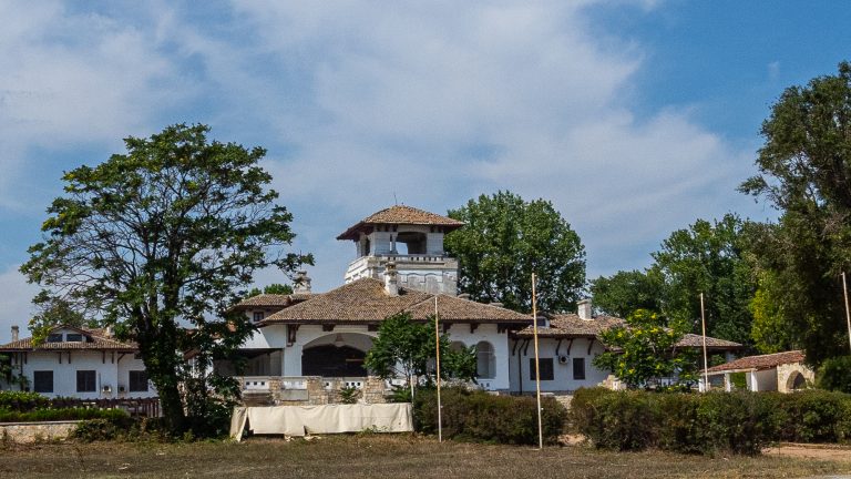 fosta vila regala din statiunea mamaia supravegheata video directia judeteana pentru cultura constanta a semnat un nou contract 6808bf3180ce5