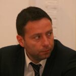 fostul consilier al lui mazare poate demola mai multe case pentru a construi un bloc pe strada oborului 67f3a7a72c056