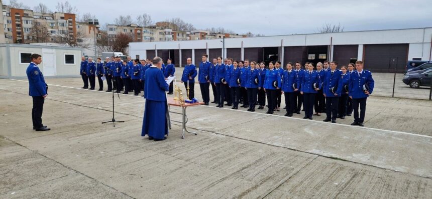 foto 20 de ofiteri si subofiteri de la ijj constanta inaintati in grad cu ocazia zilei jandarmeriei romane 67ee5b6651fa7