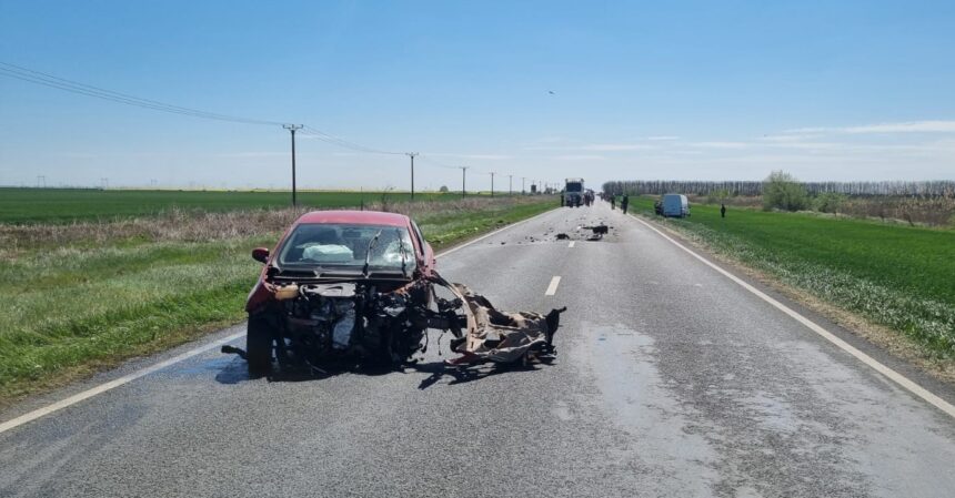 foto accident groaznic 4 masini s au ciocnit pe un drum european intens circulat traficul este blocat 680e1f066515a