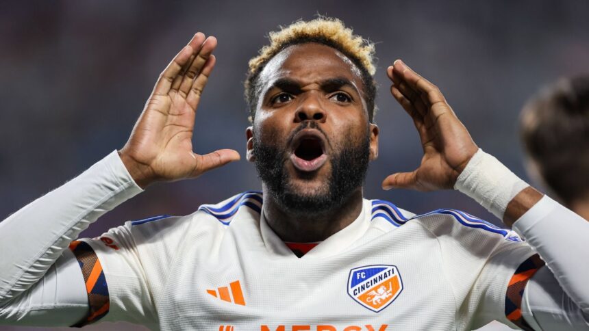 foto boupendza omagiat printr un gest superb fotografia devenita virala pe retelele de socializare din china 68064cf2cf3ed