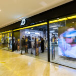 foto retailerul britanic de articole sportive jd sports deschide un magazin in iasi 67f911844bf2b