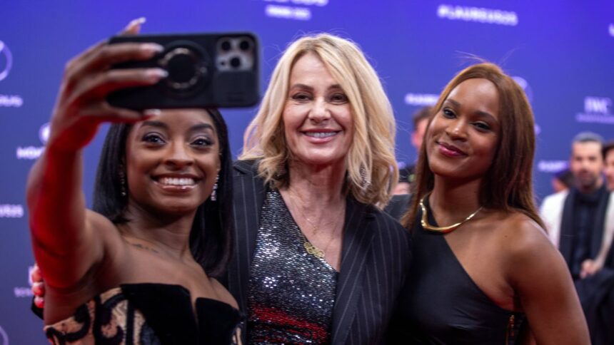 foto si video nadia comaneci a stralucit la gala laureus 6808917bd0113