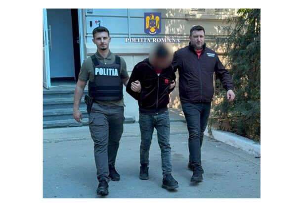 foto video batran de 74 de ani talharit in centrul constantei suspectul a fost prins si incatusat 680b6a8508fe0
