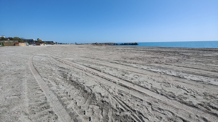 foto video o noua plaja a fost creata la mangalia aceasta se intinde de la saturn si pana in zona spitalului municipal 68066e47aaa33