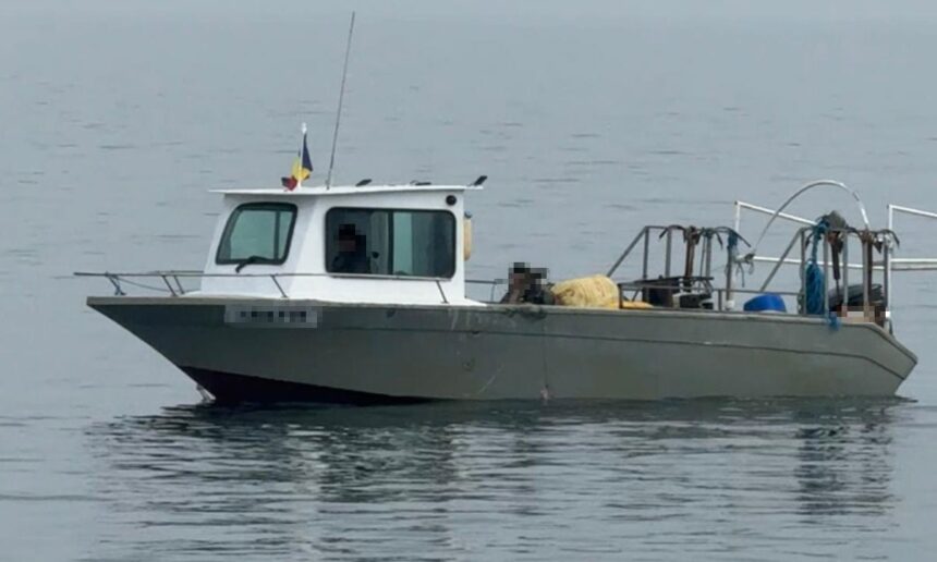 foto video pescador neinregistrat cu motorul furat din suedia prins la braconat in marea neagra peste 760 kg de peste erau la bord 67f3bd84bd213