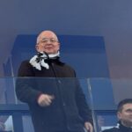 galerie foto emil boc alaturi de sepcile rosii la derby ul cu dinamo gestul edilului cand a vazut ca e fotografiat 67faa4345a2b3