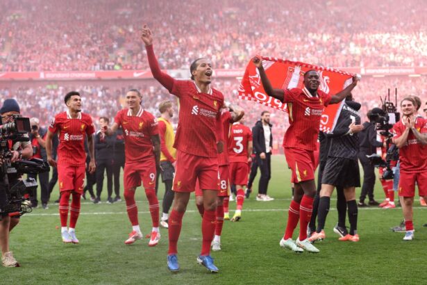 galerie foto liverpool regina angliei cormoranii au devenit matematic campioni dupa ce au umilit o pe tottenham 680e6e369a079