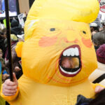 galerie foto manifestatii anti trump in mai multe orase din sua sub sloganul jos mainile care sunt nemultumirile americanilor 67f224498ae82