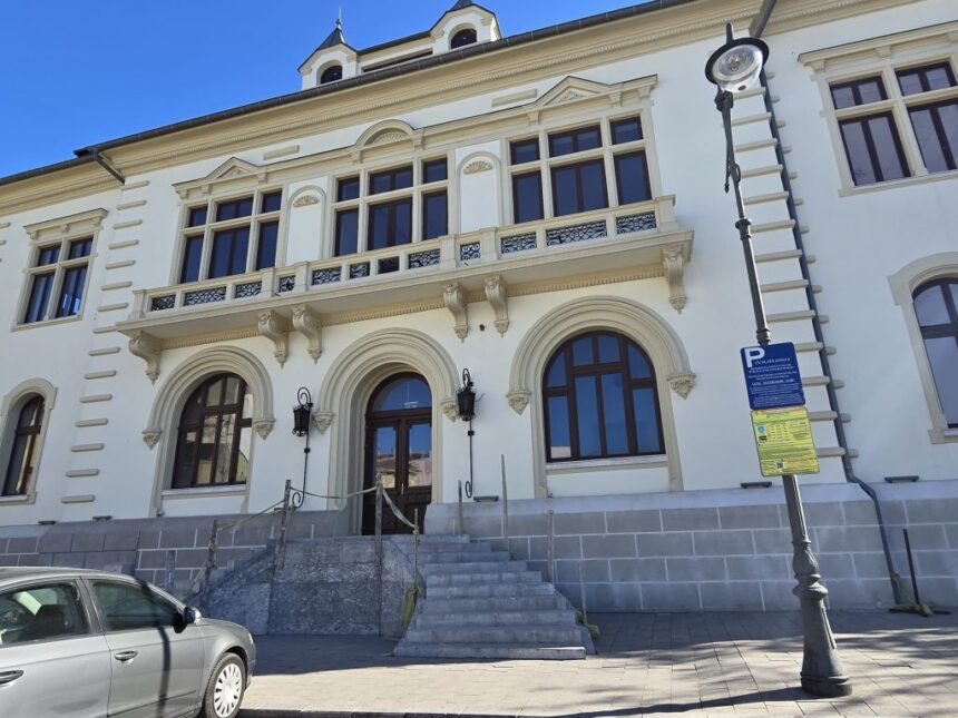 galerie foto reabilitarea unui monument istoric la un pas de finalizare consolidarea scarii exterioare a cercului militar se va face dupa planurile de epoca 6810a8333eccc