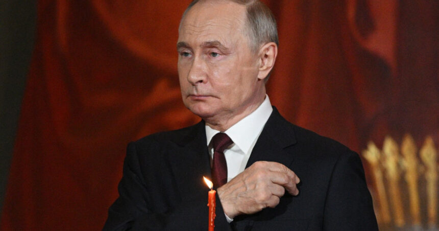 galerie foto vladimir putin a participat la slujba ortodoxa de paste dupa ce a declarat un armistitiu unilateral pe frontul din ucraina 68048eb86c98e