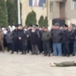 imagini de evul mediu in cecenia autoritatile sunt acuzate ca au expus public cadavrul unui adolescent acuzat ca a atacat politia 67f7f8031ea77