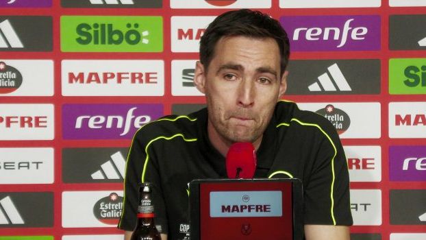 imagini tulburatoare centralul care va arbitra sambata barcelona real madrid a inceput sa planga la conferinta 680baf17a5143