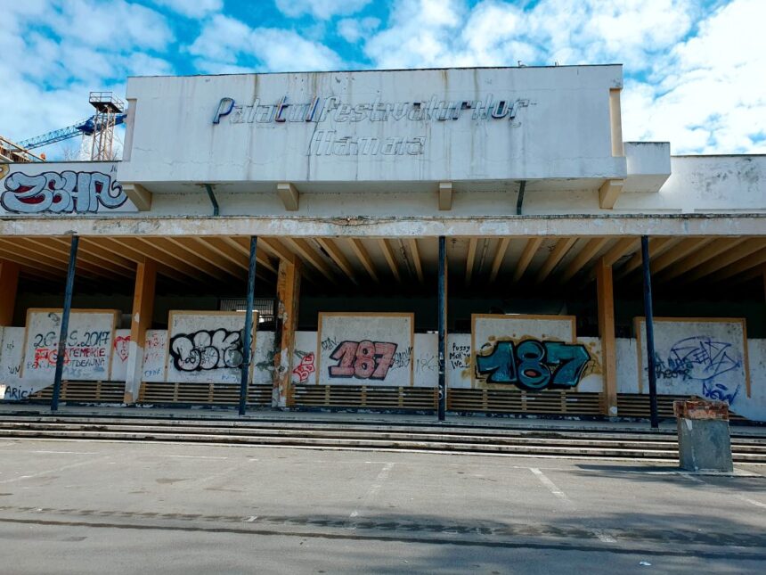 intr o luna vor incepe lucrarile de reabilitare a teatrului de vara mamaia 67edb527a14dc