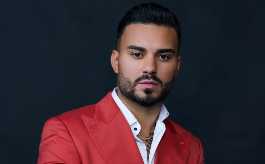 jador si a scos masina la vanzare cat cere artistul pe bolidul de lux nu am avut accidente cu ea e luata de noua 68020a4ab3de0