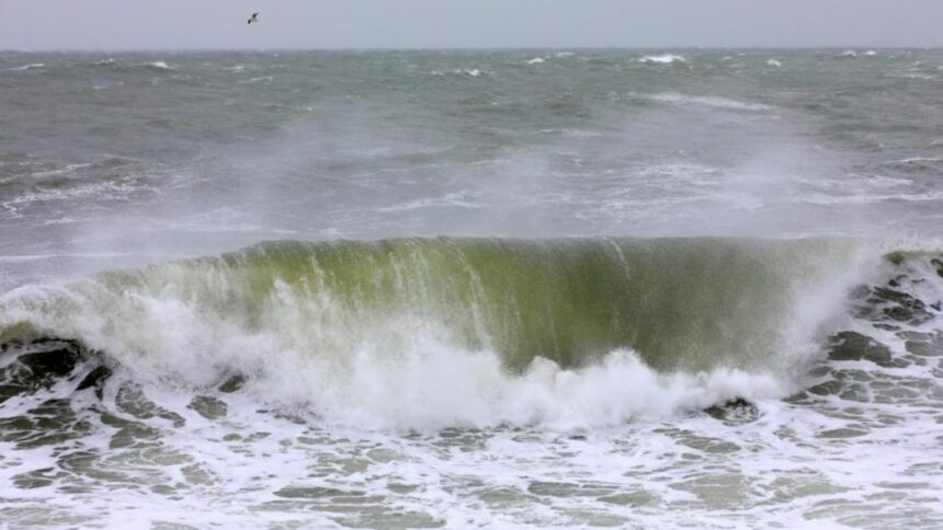 judetul constanta sub cod portocaliu de vant timp de doua ore a fost emis un mesaj ro alert 67f7d6fa24d8c