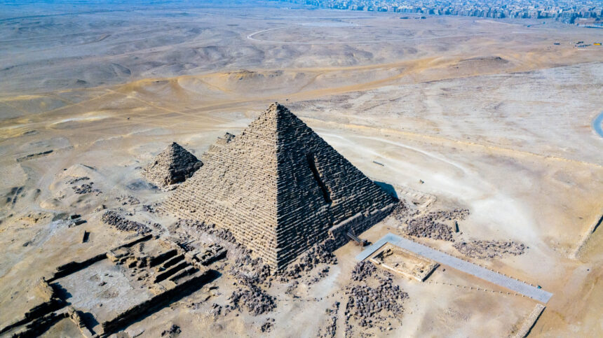 khufu sau cheops proiectantul marii piramide din giza herodot l a numit un tiran vicios 6803af5fb4e68