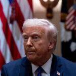 mai multi congresmeni democrati il acuza pe trump ca participa la cea mai mare manipulare a pietei mondiale ce initiaza acestia 67f7d82407db3