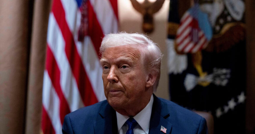 mai multi congresmeni democrati il acuza pe trump ca participa la cea mai mare manipulare a pietei mondiale ce initiaza acestia 67f7d82407db3