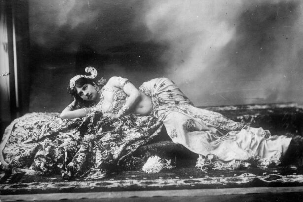 mata hari cea mai seducatoare spioana sunt pregatita a spus ea in fata plutonului de executie 67fe6a05dc0f7