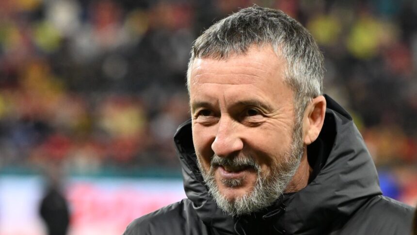 mihai stoica dezvaluire despre demisia furtunoasa a lui sumudica dupa meci asta a fost 680a79b3aa6bf