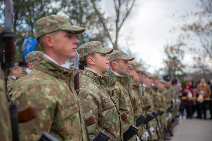 ministrul apararii vorbeste in mesajul de paste despre eroii armatei romaniei care au aparat patria cu pretul vietii in aceasta sfanta noapte se cuvine sa aprindem lumina si in memoria lor 6803f57d294c2