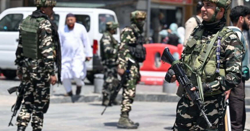 ministrul pakistanez al apararii spune ca o incursiune militara din partea indiei este iminenta ne am intarit fortele 680fcaae52647