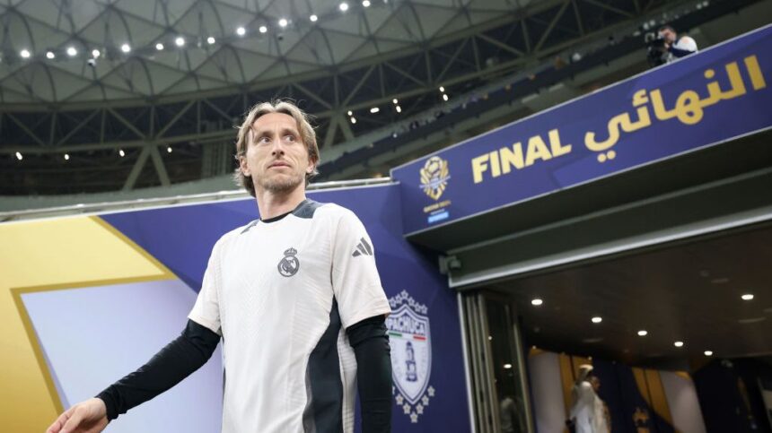 modric viseaza sa se retraga din activitate de la real madrid dar impresarii sai negociaza un transfer in qatar 67f5226c3512f