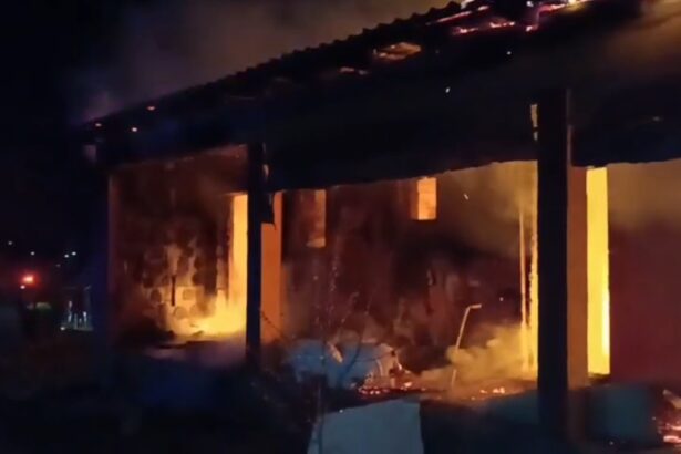 o cabana vanatoreasca din localitatea dropia a ars intr un incendiu 67f61500b11ad