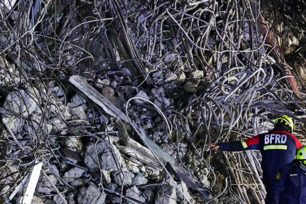 o echipa de asistenta din sua a aflat ca va fi concediata cand era in myanmar pentru a ajuta dupa cutremurul devastator de luna trecuta 67f197b9d2008