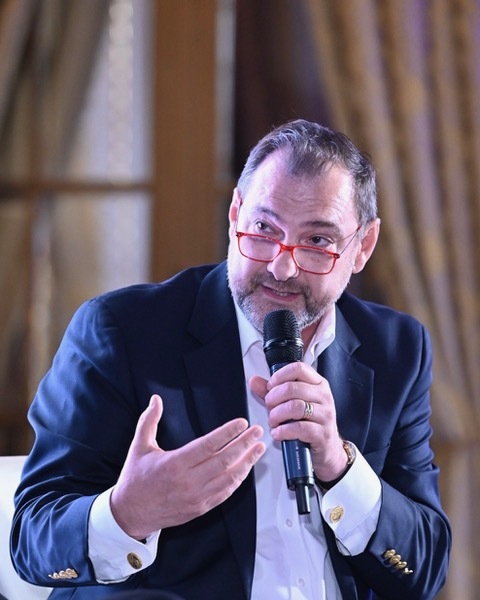 opinii cum poate un miliard de euro sa miste romania din temelii 67f5fe20b7f2c