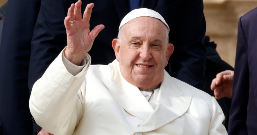 papa francisc aparitie surpriza la slujba de florii de la vatican 67fbcbaf02278
