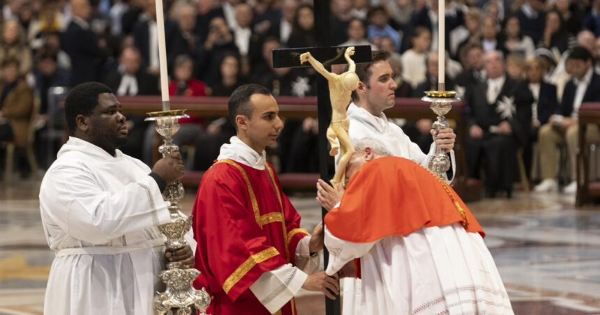 papa francisc inca in convalescenta a lipsit de la procesiunea anuala din vinerea mare de la roma 680336d37f110