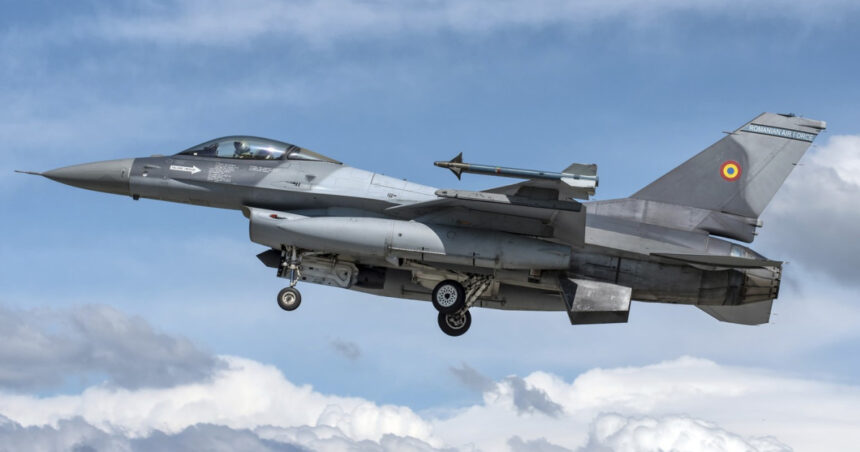 patru avioane f 16 fighting falcon ale fortelor aeriene romane participa la o noua misiune de politie aeriana intarita in polonia 67eb9b6949c67
