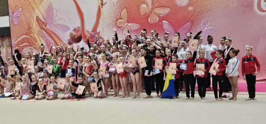 performanta spectaculoasa a gimnastelor de la victoria cumpana in belgia 67f78007e019d