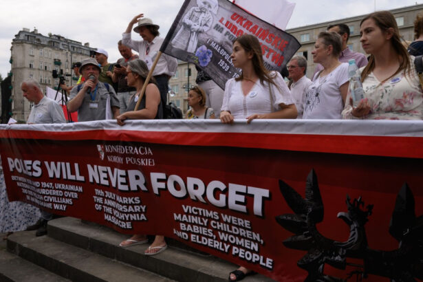 polonia a reluat exhumarile victimelor masacrului de la volinia sursa de tensiuni cu kievul este o misiune complicata 680a53df69172