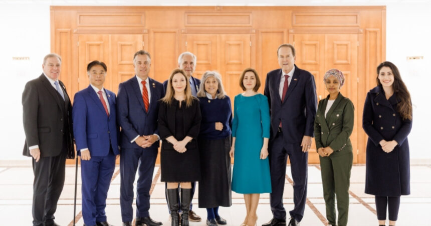 presedinta maia sandu intalnire cu o delegatie a congresului sua riscurile atacurilor hibride ale rusiei pe agenda discutiilor 67fcfdc13245c