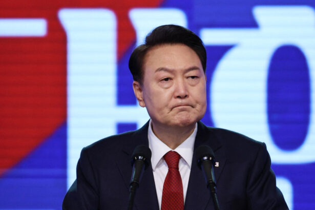 presedintele coreei de sud a fost indepartat oficial din functie yoon suk yeol declarase legea martiala in decembrie 67ef69394febb