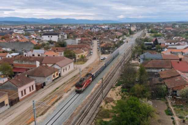 primul kilometru de cale ferata modernizat dat in circulatie pe tronsonul lugoj timisoara 67fe5c1a520e6