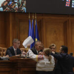 proiect de lege persoanele agresive risca o interdictie de doi ani in palatul parlamentului 67f905ca7e229