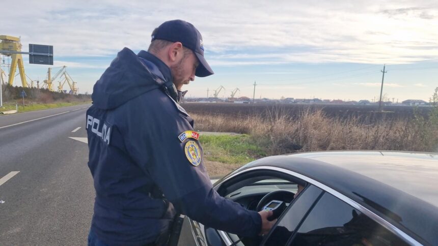 razie de amploare in mangalia politistii au dat zeci de amenzi si au verificat peste 100 de persoane 67fa38f379dd2