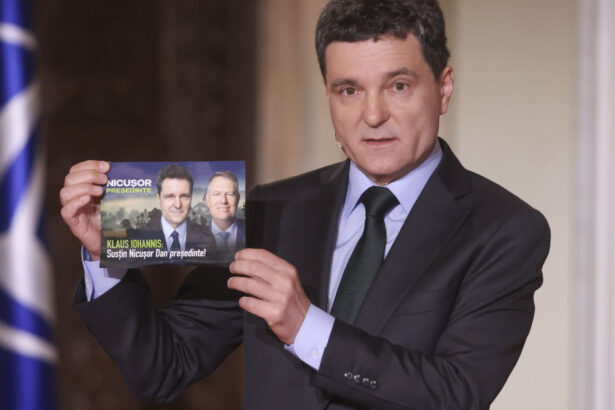 reactia lui nicusor dan dupa ce pliante in care apare sustinut de klaus iohannis au fost distribuite in bucuresti 68112ae13518d