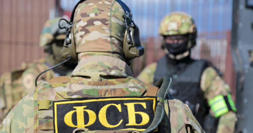 regimul lui putin continua persecutia sustinatorilor lui navalnii fsb a perchezitionat casa tatalui unui fost consilier 67ee500171c77
