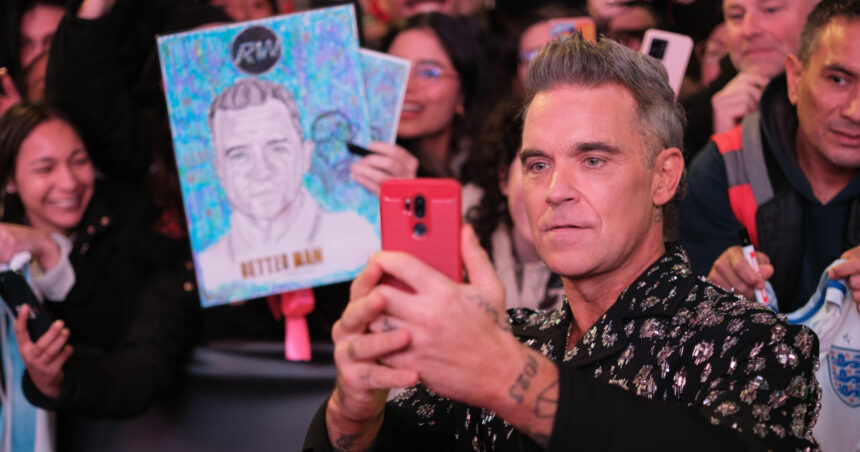 robbie williams spune ca selfie urile si interactiunile cu fanii ii provoaca disconfort interactiunea sociala ma inspaimanta 6809d5b02440f