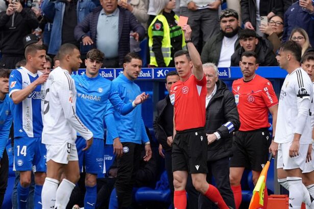 scandal in spania s a aflat suspendarea primita de kylian mbappe dupa faultul teribil din meciul cu deportivo alaves 67fe9c31b8cca