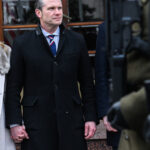 seful pentagonului a publicat informatii sensibile pe un chat cu sotia fratele sau si avocatul personal scrie nyt 6805d2317edd7