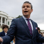signalgate pete hegseth a ocolit filtrele de securitate de la pentagon pentru a folosi un computer personal 680b315301265