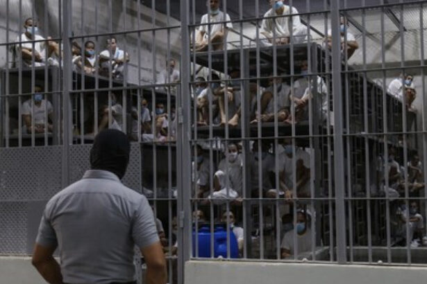 sua au expulzat in el salvador zece criminali din organizatii teroriste vor fi inchisi in mega inchisoarea cecot 67fc23a762fe7