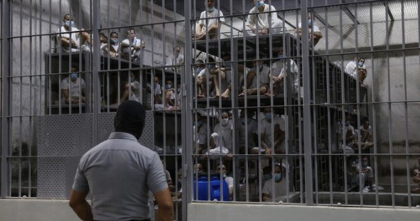 sua au expulzat in el salvador zece criminali din organizatii teroriste vor fi inchisi in mega inchisoarea cecot 67fc23a762fe7